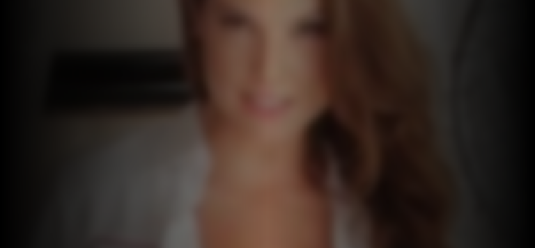amanda-cerny-31f55494_featured_image_biopic