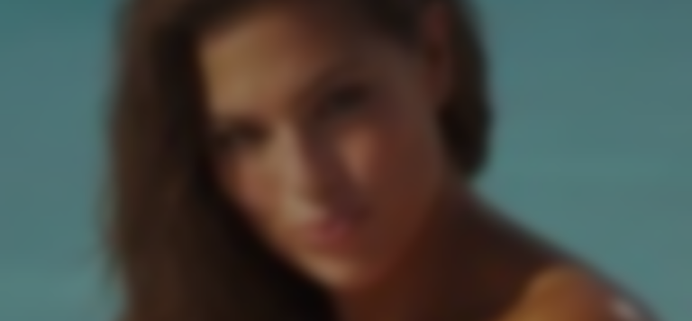 ashley-graham-a3bbbb26_featured_image_biopic