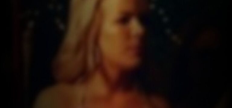 danielle-replogle-ee9cb7a9_featured_image_biopic