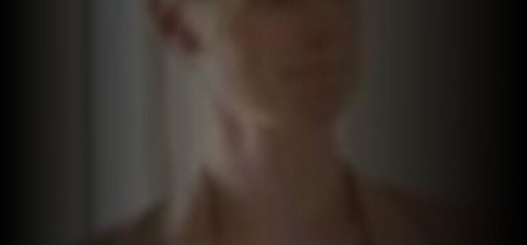 elizabeth-debicki-f2b92a0d_featured_image_biopic