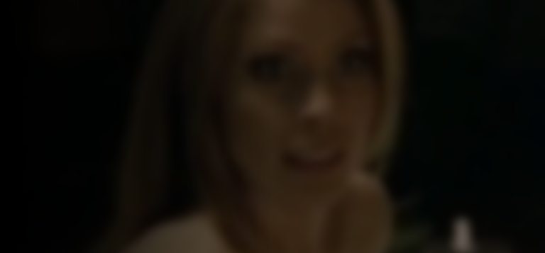 jordan-claire-robbins-15efc03b_featured_image_biopic