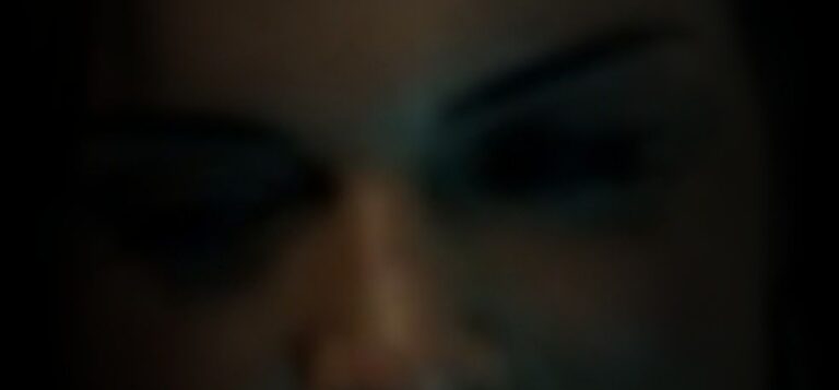 julia-fox-7ec16d21_featured_image_biopic