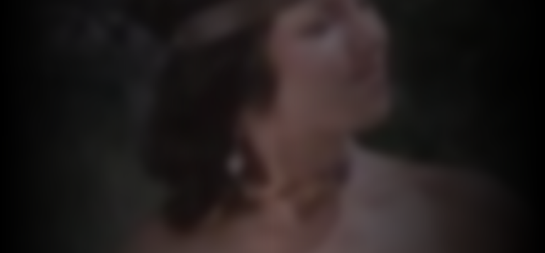 julie-newdow-34aa7235_featured_image_biopic