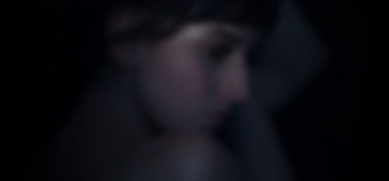 kira-davies-be961854_featured_image_biopic