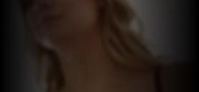 meghan-roberts-c6cdf1c1_featured_image_biopic