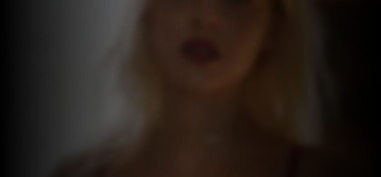 nicola-peltz-ef9a5580_featured_image_biopic
