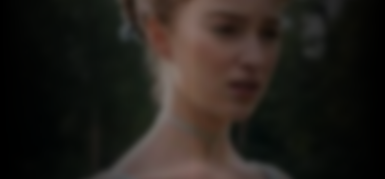 phoebe-dynevor-f1ef1f32_featured_image_biopic