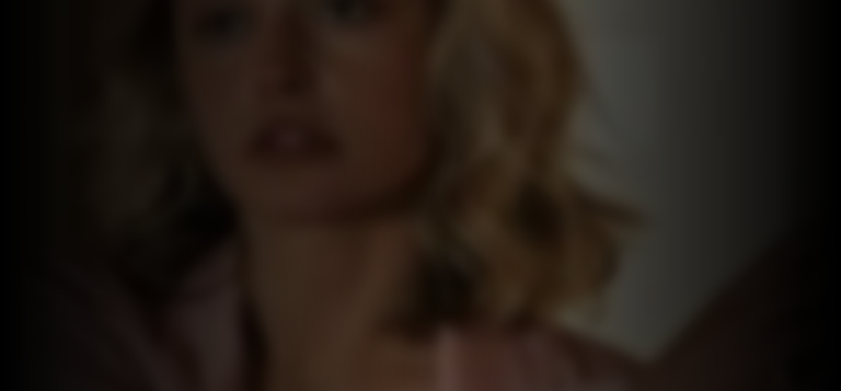 sophie-simnett-da24df95_featured_image_biopic