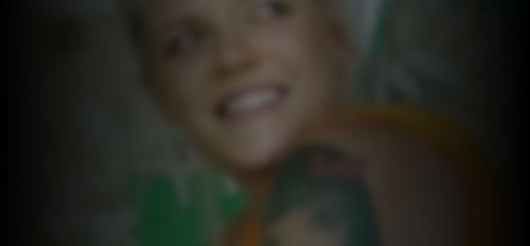 tove-lo-15fc7f89_featured_image_biopic