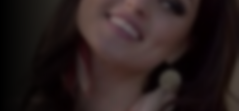 veronica-lavery-294baee4_featured_image_biopic