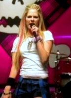 avril-lavigne-28bc99f2_biopic